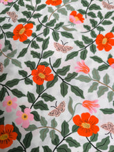 Charger l'image dans la galerie, Rayonne Strawberry Field - Rifle Paper