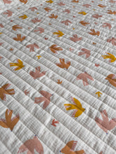 Charger l'image dans la galerie, Matelassé Double Gaze Oiseaux - 1 coupon unique de 1m50
