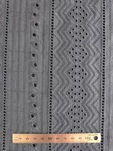 Charger l'image dans la galerie, Broderie Anglaise