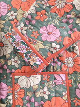 Charger l'image dans la galerie, Veste Achille Matelassée Maxi Flowers - Vert