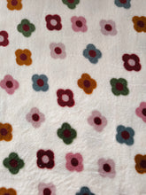 Charger l'image dans la galerie, Doudou Polaire Flowers