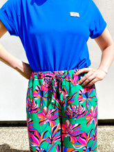 Charger l'image dans la galerie, Viscose Funky Fleurs Graphiques