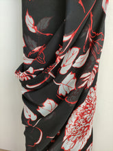 Charger l'image dans la galerie, Voile Fleurs Rouges sur Fond Noir