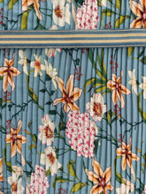 Charger l'image dans la galerie, Plissé Permanent Fleuri sur Fond Indigo