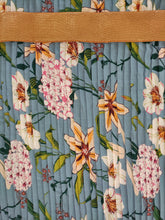 Charger l'image dans la galerie, Plissé Permanent Fleuri sur Fond Indigo