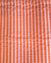 Charger l'image dans la galerie, Seersucker Rayé Rose/Tangerine
