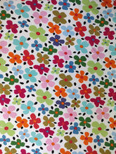 Charger l&#39;image dans la galerie, Jersey Fleurs Multicolores sur fond blanc

